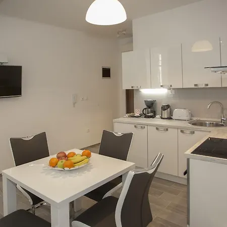 아파트 올드 스퀘어 아파트먼트 *