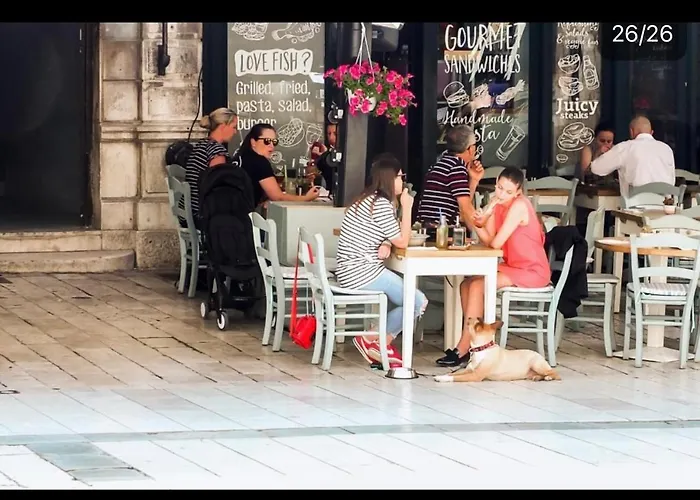 Old Square * Σπλιτ